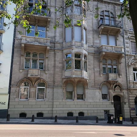 Wiesbaden Mitte, Apartment Mit Galerie Buitenkant foto