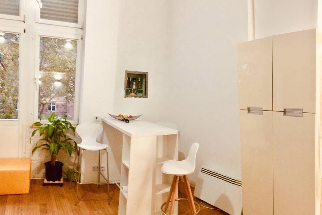 Wiesbaden Mitte, Apartment Mit Galerie Buitenkant foto